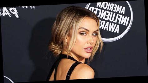 Bare Bump Lala Kent Shares Nude Selfie Months Into St Pregnancy