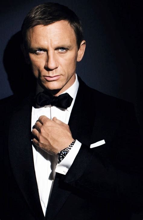 Now both craig and bond are back for the actor's fifth—and last—outing as 007 in no time to die , and heineken decided to have a little fun with craig becoming forever associated with the we don't know who'll take over the james bond name next, but odds are they'll be holding a green bottle. Pin on actor