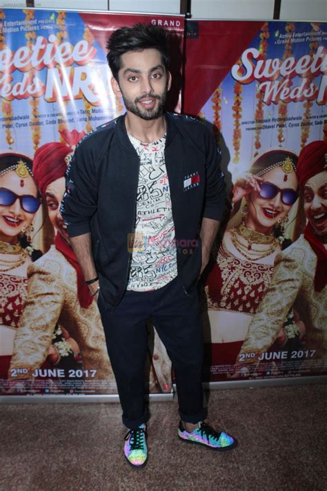 Himansh Kohli At The Promotional Interview For Film Sweetiee Weds Nri