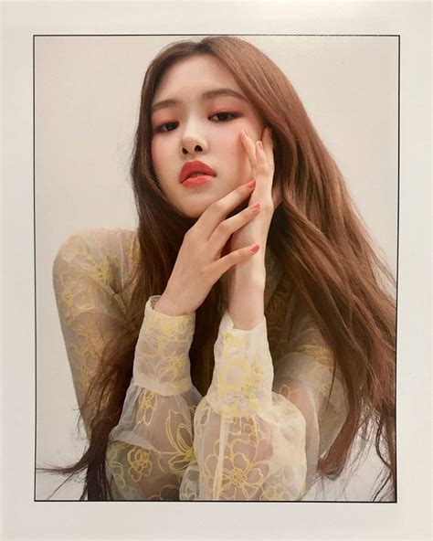 Blackpink Ros Shares Stunning Unseen Photos From Ceci Photo Shoot