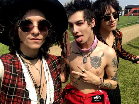 The official merch store for palaye royale. Palaye Royale Reveal Name Of First Single Off 'Boom Boom ...