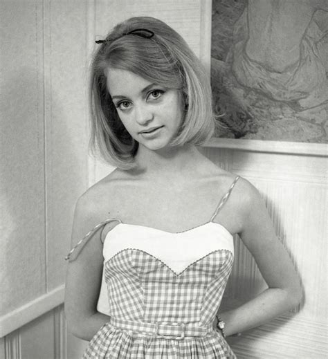 After Majoring In Drama At American University Dancer Singer And Actress Goldie Hawn Taught