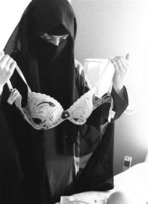 Muslim Woman S Bra Photo Sparks Controversy Cbc News
