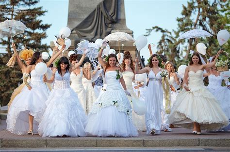 Mass Weddings Might Be The Biggest Trend In 2022 Amm Blog