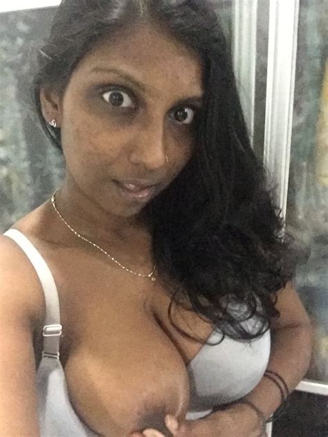 Tamil Malaysian Aunty Hot Nude Selfie With Her Husband Slave Pics