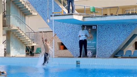 Video Moment Egyptian Swimmer Breaks Guinness World Record For Highest