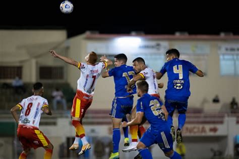 Aos 40 minutos do segundo tempo. Em noite incompetente, Cruzeiro é eliminado pela ...