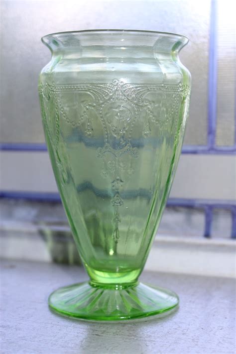Green Depression Glass Vase 5 7 8 Cameo Ballerina Vintage 1930s