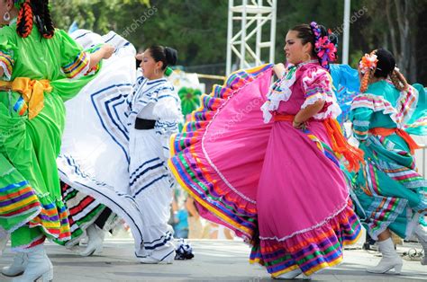 Folclore Mexicano Foto Editorial De Stock CHRTKD