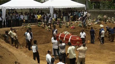 Mass Funerals Begin After Deadly Sri Lanka Attacks Youtube