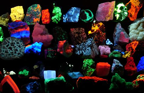 Filefluorescent Minerals Hg Wikipedia