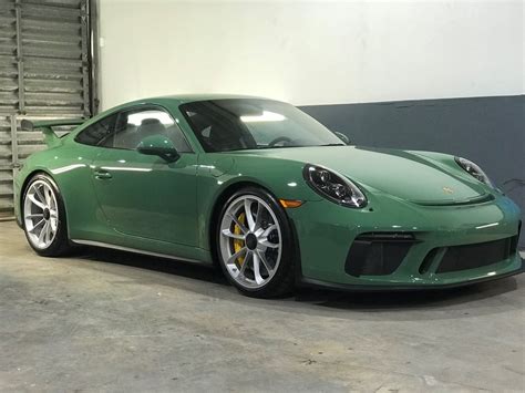 Auratium Green Metallic Porsche Colors