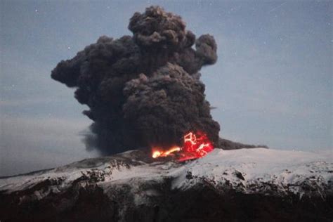 Da waren gewaltige kräfte am werk, sagt eggertsson, als er auf seinem hof über die vorkommnisse des eyjafjallajökull fünf mal ausgebrochen zum glück war island vorbereitet. Island: Experten halten neuen Vulkanausbruch für ...
