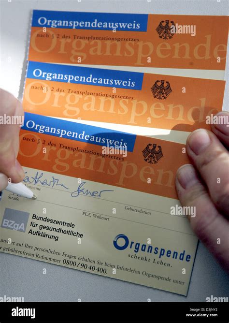 Health Hth Healthtreatment Organdonorcard Finger Germany Hi Res