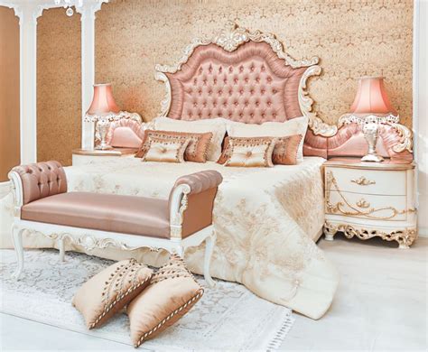 Stöbern sie durch unsere vielseitige auswahl an betten wie boxspringbetten oder polsterbetten.jetzt entdecken. Casa Padrino Luxus Barock Doppelbett Rosa / Weiß / Creme ...