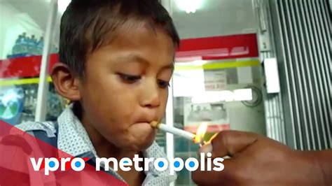 A 9 Year Old Chain Smoker From Indonesia Vpro Metropolis Youtube