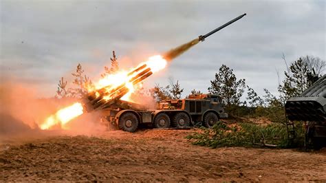 Russia Fires Heavy Artillery Before Missile Forces Holiday The Moscow