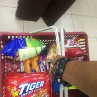 Daripada perkakas rumah, kelengkapan sekolah hinggalah ke makanan, ada di eco. Kedai Serbaneka ECO RM2 - Klang, Selangor