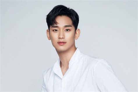 Kim Soo Hyun Age Bio Wife Net Worth Girlfriend Instagram Dramas