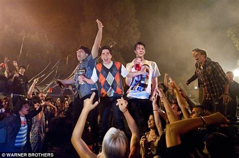 Project X Inspired House Party 500 Teenagers Run Amok After