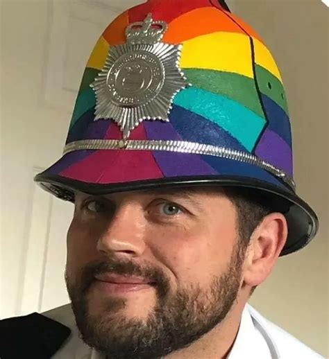 Jakowyś On Twitter Rt Bfirstparty The British Police Are A Woke Embarrassment