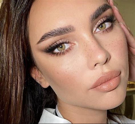 Laminated Feathered Brows Are A Major Beauty Trend For 2021 Shop All