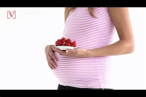 this is why pregnant women have cravings according to science