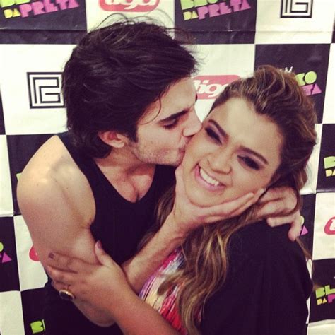Um pouco antes, gil e fiuk brincaram sobre formar um relacionamento a três com a. EGO - Preta Gil ganha beijão de Fiuk - notícias de Noite