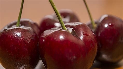 Wholesale Prices For Early Season Chinese Cherries Surpass 50 Per