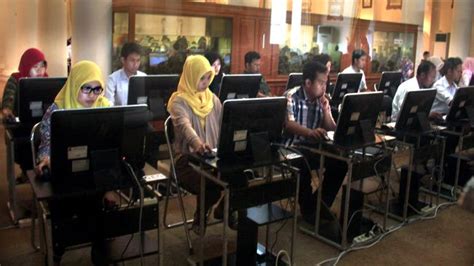 Sejak diumumkannya penerimaan cpns beberapa waktu lalu tentu sebagian calon peserta sudah mulai mempersiapkan diri menjelang tes seleksi cpns, terlebih ada juga yang mencari soal cpns. Soal Skb Dosen - Contoh Soal SKB