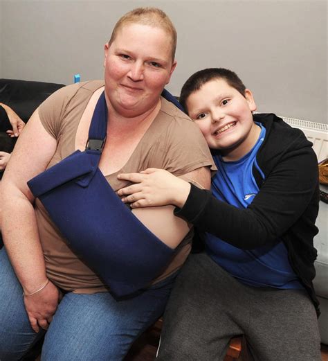 Brave Irish Mum Who Had Her Cancer Riddled Hand Amputated Is Called