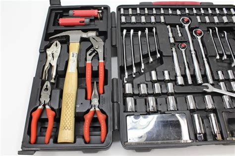 Set tools are usually made with a handle to keep the smith a safe distance from the action. Husky Hand Tool Set. 25+ Pieces | Property Room