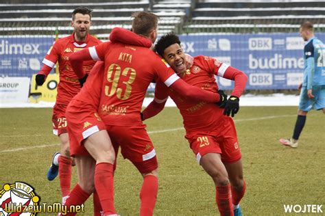 Witamy i zapraszamy na kolejną dawkę pierwszoligowych emocji! Stomil Olsztyn - Widzew Łódź 0:1 (0:0) - WidzewToMy ...