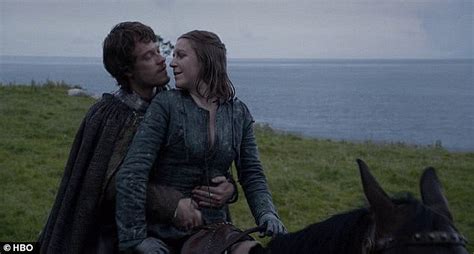 Gemma Whelan Reveals Game Of Thrones Actors Were Left To Get On With Sex Scenes Duk News