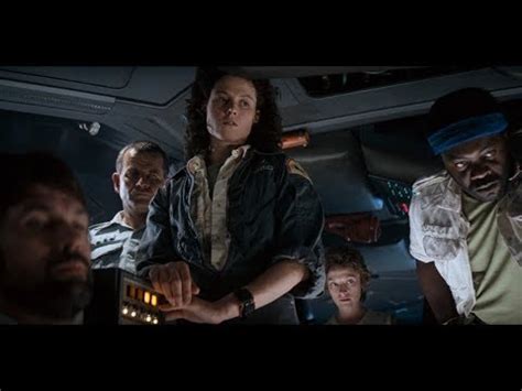 On their voyage home, the crew of the deepspace tug nostromo investigate an alien distress signal, inadvertently picking up and bringing aboard an extraterrestrial life form with violent and lethal survival instincts. Alien Streaming ITA HD - Altadefinizione01