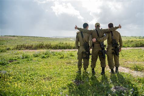 Golani Soldiers Training Soldiers From The Golani Brigade Flickr