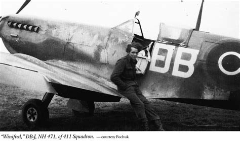 Spitfire Pilots And Aircraft Database Spitfire Nh471