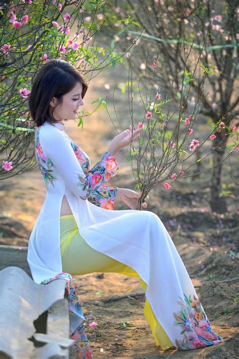 Vietnamese Long Dress 4에 있는 Kim Jieun님의 핀 아름다운 아시아 소녀 아오자이 아시아의 아름다움