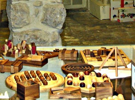 When you're looking for something to fill your free time, occupy your mind, relieve stress and give your hands something to do, what could be more rewarding and engaging than a good jigsaw puzzle? 16 Uniquely Israel Things to Buy in Jerusalem