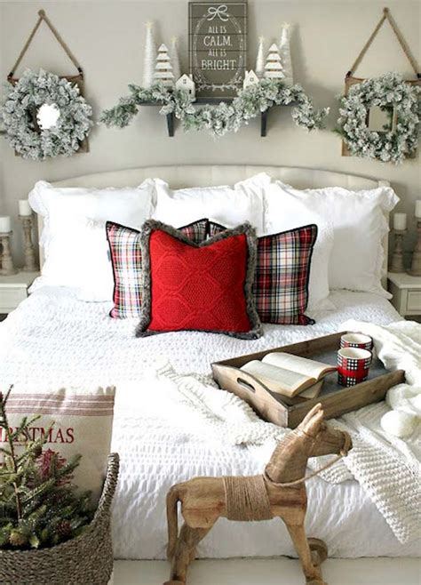 33 Best Christmas Decorating Ideas For Your Bedroom