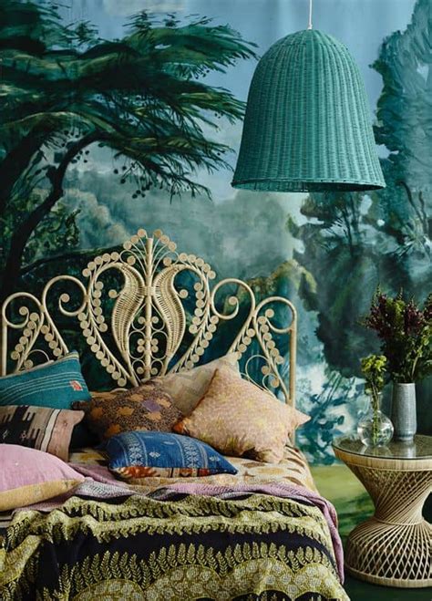 28 Peacock Bedroom Decor Ideas To Tickle Your Fancy