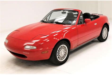Low Mileage 1990 Mazda Miata Offers Real Sports Car Experience