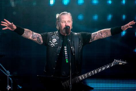 Metallica Online Guitar Lessons James Hetfield To Teach Fans How To