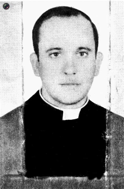 Eldest of the five children of the couple, young bergoglio was just like any other child. a young Pope Francis I | Papa Francisco.... | Pinterest