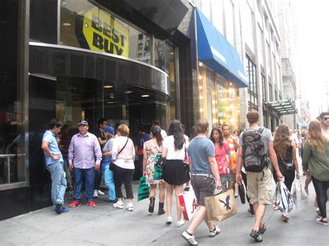 Best Buy 5th Avenue New York Electronics Store