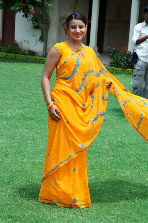 film actress photos kannada actress pooja gandhi sexy in saree
