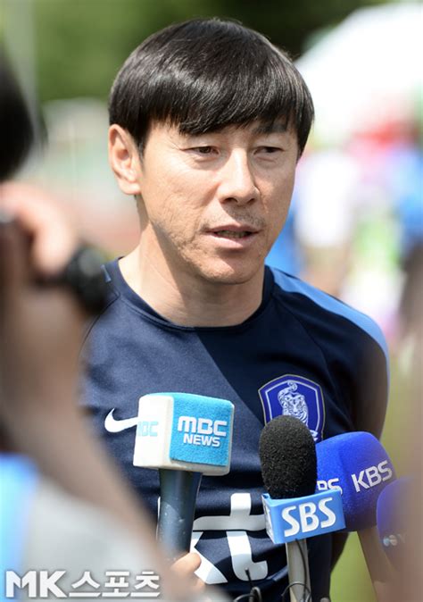 축구 국가대표 친선전 / 대한민국 : 신태용 감독 "피지 빼고 15팀이 올림픽 금메달 후보"