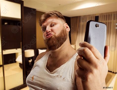 Vet Glamour Man Neemt Selfie Stockfoto Crushpixel