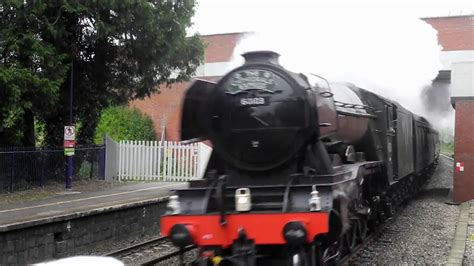 Flying Scotsman Steam Locomotive Passing Aldermaston Station Youtube