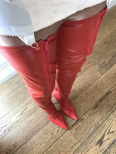 my new latex thigh boots latex dee flickr